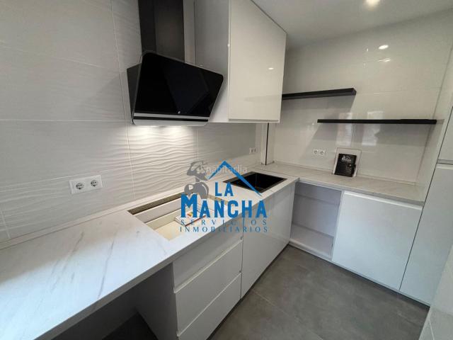 Piso en venta en Albacete, El Pilar. 130.000 INMOBILIARIA LA MANCHA VENDE PISO REFORMADO EN ZONA PILARCAÑICAS DE ALBACETE. Pisos.
