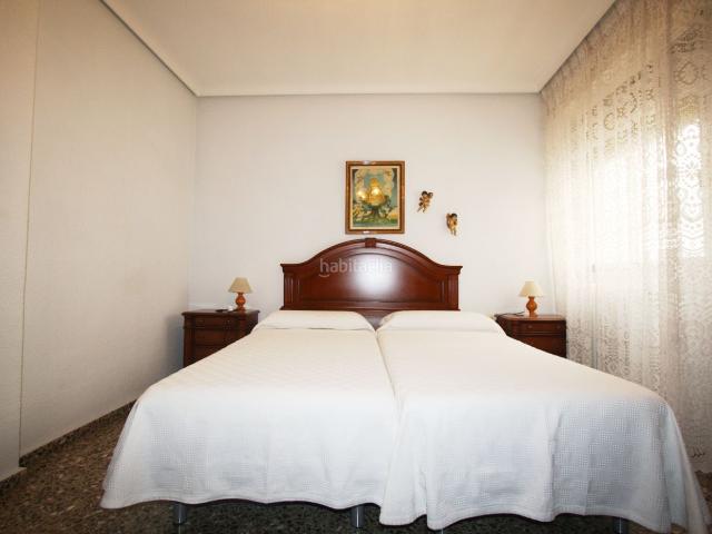 Piso en venta en Albacete, Fátima. Buscas piso de 4 dormitorios para entrar a vivir ya ?. Pisos.