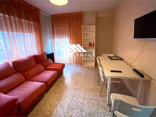 Piso en venta en Albacete, Feria. Piso con balcón en Centro. Pisos.