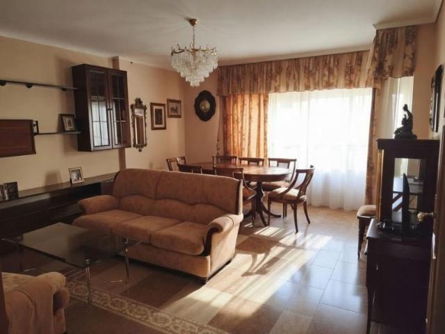 Piso en venta en Albacete, Feria