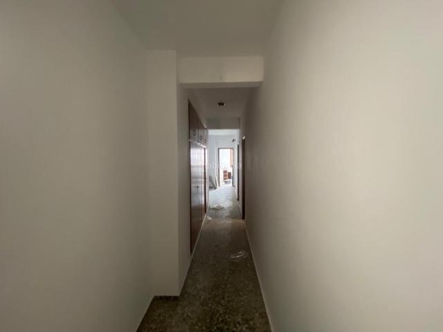 Piso en venta en Albaida. Amplio piso para reformar en el centro de Albaida. Pisos.