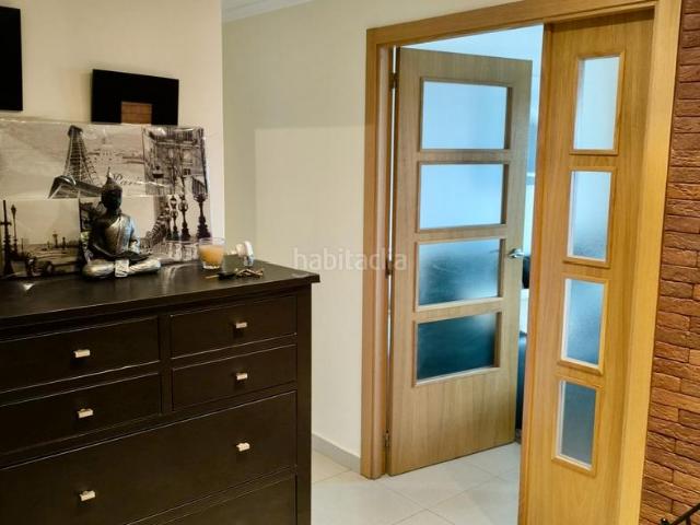 Piso en venta en Alberic. CERCA METRO Y SUPERMERCADO Y AVDA. MUNTANYETA CON 3 HABITACIONES, 2 BAÑOS Y GARAJE. Pisos.