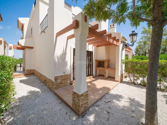 Piso en venta en Algorfa. Bungalow pareado en Conjunto Residencial quotParadise golfquot.Tiene un jardiacuten a su entrada con posibilidad de parking y en l. Pisos.