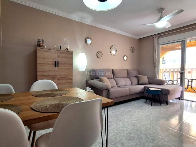 Piso en venta en Algorfa. Luminoso piso de 2 dormitorios y 1 baño en Algorfa con piscina comunitaria, garaje, trastero de 16 m y excelente ubicación. A 20 m. Pisos.