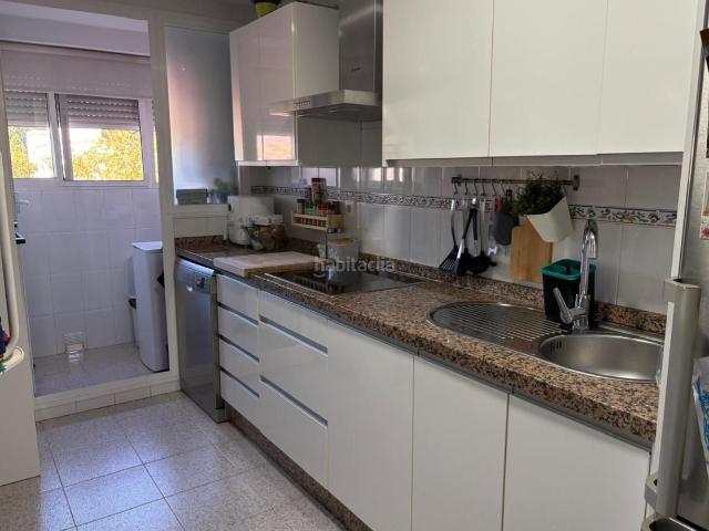 Piso en venta en Algeciras, Bajadilla Fuente Nueva. Piso amplio semi céntrico listo para entrar a vivir. Pisos.