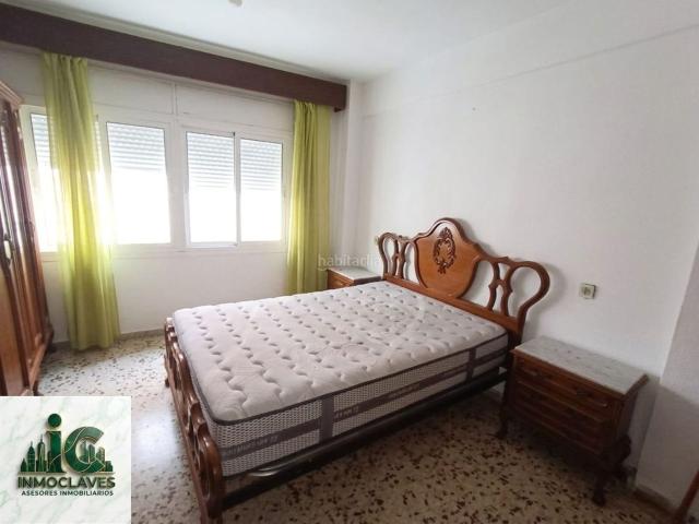Piso en venta en Algeciras, Casco Antiguo. Amplio Piso de 100 m en Pleno Centro de Algeciras con Gran Potencial de Reforma. Pisos.
