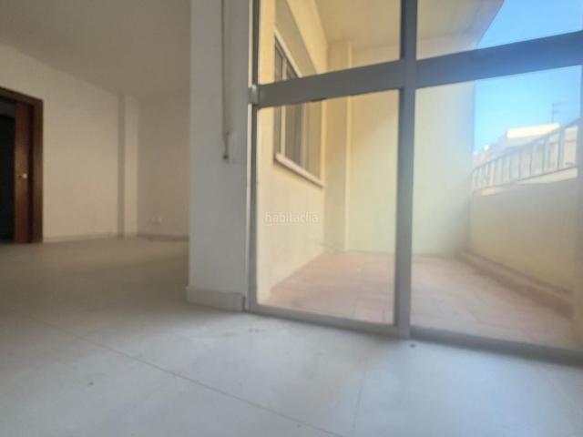 Piso en venta en Algeciras, Casco Antiguo. Vivienda en venta en Algeciras Centro, con terraza, ascensor y alto potencial de alquiler. Pisos.