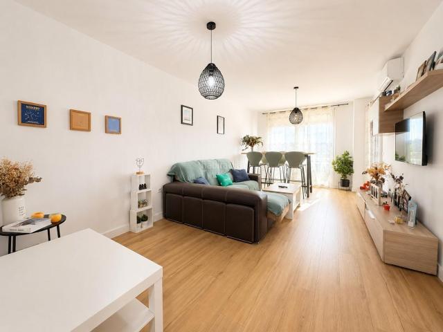 Piso en venta en Algeciras, La Reconquista El Rosario. SE VENDE PISO DE TRES HABITACIONES GARAJE Y TRASTERO EN ALGECIRAS, ZONA ERMITA. Pisos.