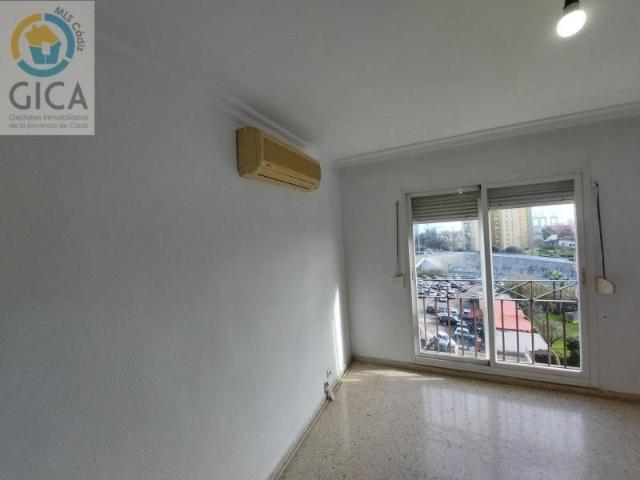 Piso en venta en Algeciras, San Bernabé