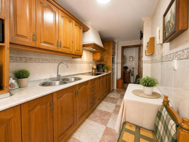 Piso en venta en Algeciras, San Bernabé. Piso luminoso de 3 dormitorios en San Bernabé con excelente distribución!. Pisos.