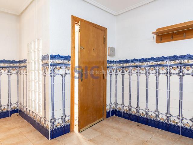 Piso en venta en Aldaia. PLANTA BAJA DE FINCA EN EL CENTRO DE ALDAIA. PATIO INTERIOR DE 10MTS. TÍPICA PLANTA BAJA DE PUEBLO. Pisos.