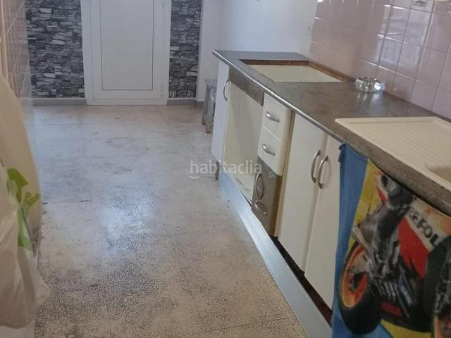 Piso en venta en Alhama de Almería. Se vende piso de planta baja en Alhama de Almería. Pisos Alhama de.