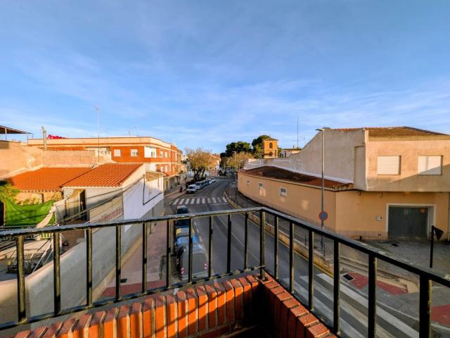 Piso en venta en Alhama de Murcia, Alhama de Murcia Ciudad. Amplio y Luminoso Piso Reformado próximo al centro de Alhama de Murcia. Pisos Alhama de.