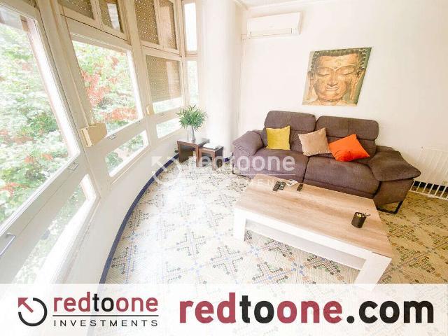 Piso en venta en Alicante, Mercado. Fantástica vivienda haciendo chaflán en el centro de Alicante. Pisos.