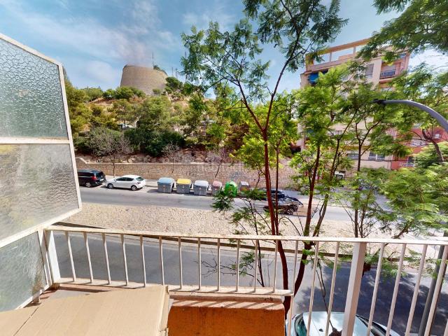 Piso en venta en Alicante, Mercado. PISO EN VENTA EN CALLE MAESTRO BARBIERI, ZONA MERCADO CENTRO ALICANTE. Pisos.