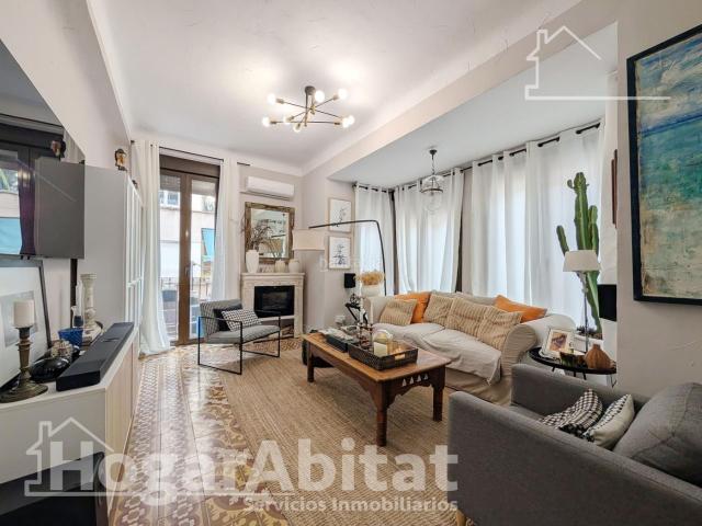 Piso en venta en Alicante, Mercado. REFORMADO! PRECIOSO, LUMINOSO Y ESQUINERO CON PATIO Y TRES BALCONES. Pisos.