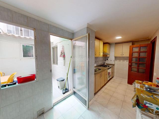 Piso en venta en Alicante, Nou Alacant. ¡NO PIERDAS LA OPORTUNIDAD DE ADQUIRIR ESTA MARAVILLOSA VIVIENDA EN UNA DE LAS MEJORES ZONAS DE ALICANTE CON PATIO Y TRASTERO!. Pisos.