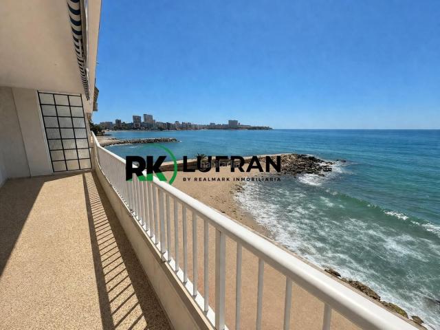 Piso en venta en Alicante, Albufereta. PRIMERA LINEA DE LA PLAYA DE LA ALBUFERETA. Pisos.