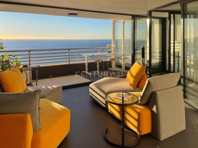 Piso en venta en Alicante, Albufereta. Residencia de lujo en primera linea con vistas infinitas al Mediterráneo Albufereta, Alicante. Pisos.