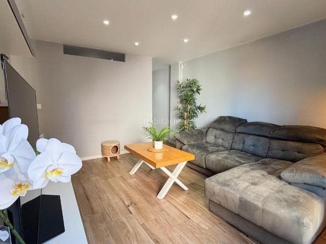 Piso en venta en Alicante, Altozano Conde Lumiares. Encantador Piso Reformado en Altozano, Alicante Listo para Entrar a Vivir por solo 179,000!. Pisos.