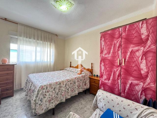 Piso en venta en Alicante, Altozano Conde Lumiares. PISO EN VENTA EN ALICANTE. 66m2, 3 HABITACIONES, 1 BAÑO, CUARTA PLANTA SIN ASCENSOR. ZONA DE LOS ÁNGELES. Pisos.