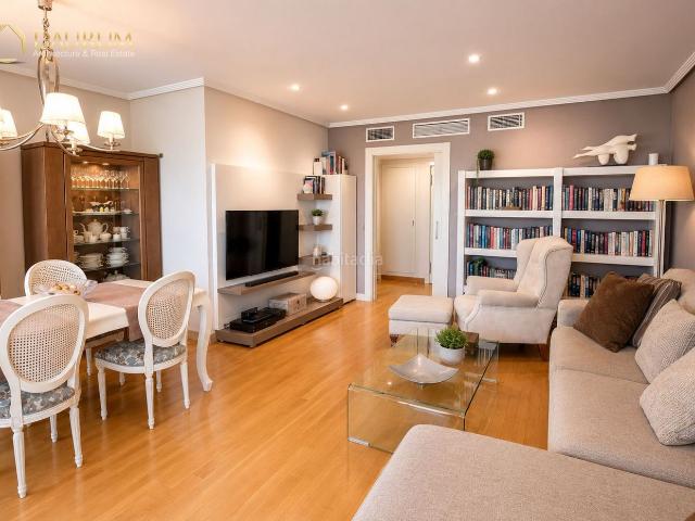 Piso en venta en Alicante, Babel. MAGNÍFICA VIVIENDA EN VENTA DE 3 DORMITORIOS EN EL BABEL DE ALICANTE. Pisos.