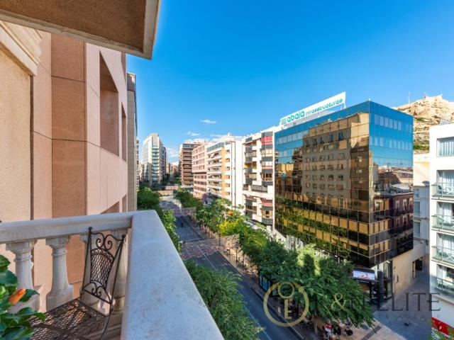 Piso en venta en Alicante, Barrio del Centro. Magnifico Apartamento en Rambla. Pisos.