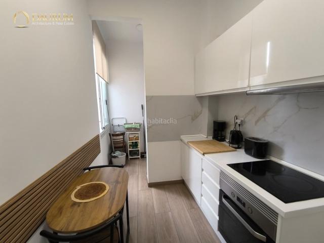 Piso en venta en Alicante, Barrio del Centro. FANTÁSTICA VIVINEDA EN VENTA DE 6 DORMITORIOS EN EL CENTRO TRADICIONAL DE ALICANTE. Pisos.