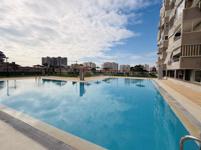 Piso en venta en Alicante, Cabo de las Huertas. Pisos.