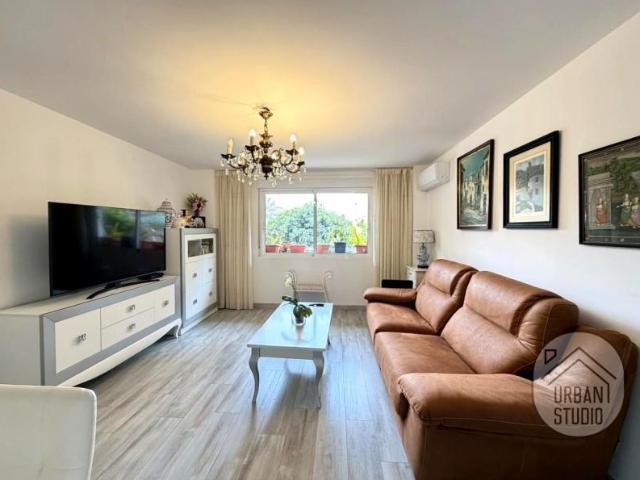 Piso en venta en Alicante, Calle Sociedad Cultural Deportiva Betis…, 03007