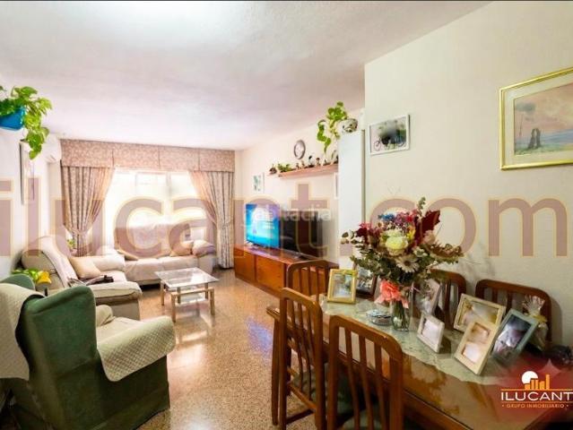 Piso en venta en Alicante, Campoamor. Altozano. Amplitud y comodidad. Magnífica Propiedad con doble patio. Pisos.