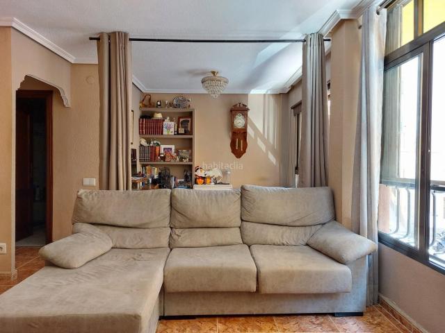 Piso en venta en Alicante, Campoamor. Amplia vivienda de 4 dormitorios en Alicante Calle General Prim. Pisos.