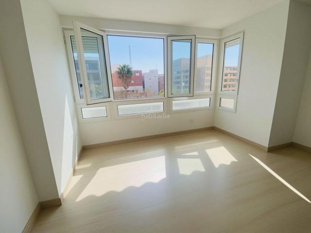 Piso en venta en Alicante, Campoamor. GRAN VIVIENDA DE 4 DORMITORIOS CON GARAJE Y VISTAS PANORÁMICAS A PLAZA AMÉRICA. Pisos.