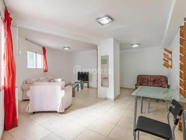 Piso en venta en Alicante, Campoamor. OPORTUNIDAD DE INVERSION EN ZONA MERCADO. Pisos.