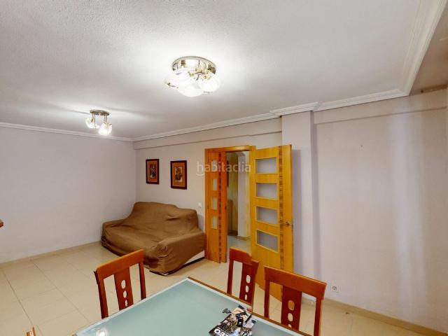 Piso en venta en Alicante, Campoamor. Piso en venta en Avenida Conde Lumiares. Pisos.