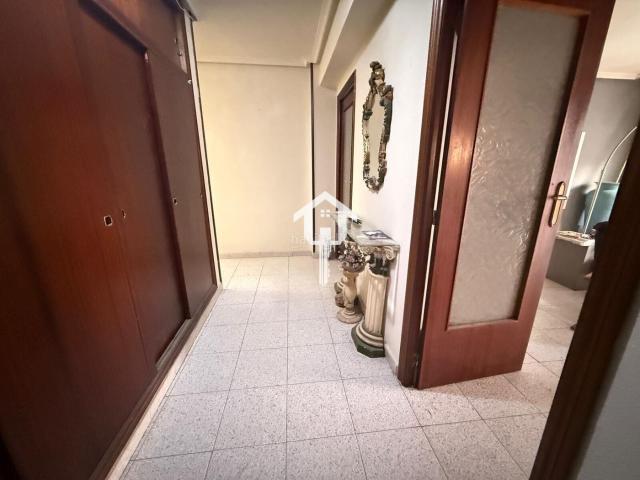 Piso en venta en Alicante, Campoamor. PISO EN VENTA EN ALICANTE, 95m2, 4 HABITACIONES, 1 BAÑO, PRIMERA PLANTA SIN ASCENSOR. ZONA CAMPOAMOR. Pisos.
