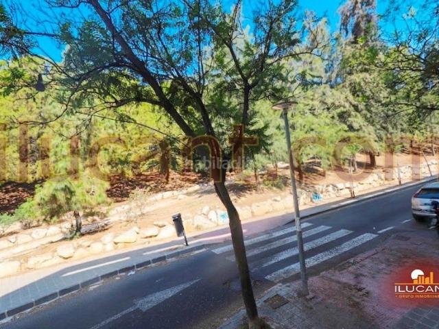 Piso en venta en Alicante, Campoamor. Ronda del Castillo Vistas DespejadasExteriorLuminosoPlaza De Garaje y Trastero incluido. Pisos.