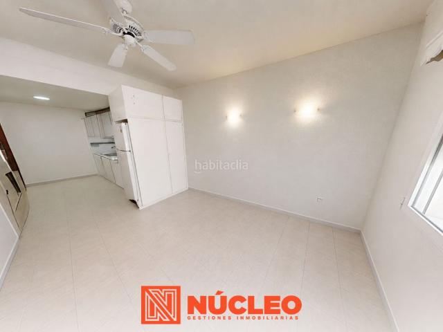 Piso en venta en Alicante, Casco Antiguo Sta. Cruz Ayuntamiento. Acogedor piso a tan solo 100 metros de la Playa del Postiguet. Pisos.