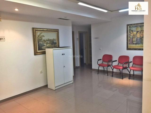 Piso en venta en Alicante, Casco Antiguo Sta. Cruz Ayuntamiento. PISO CONVERSIBLE EN VIVIENDA EN EDIFICIO EMBLEMÁTICO LA RAMBLA DE MÉNDEZ NÚÑEZ ALICANTE. Pisos.