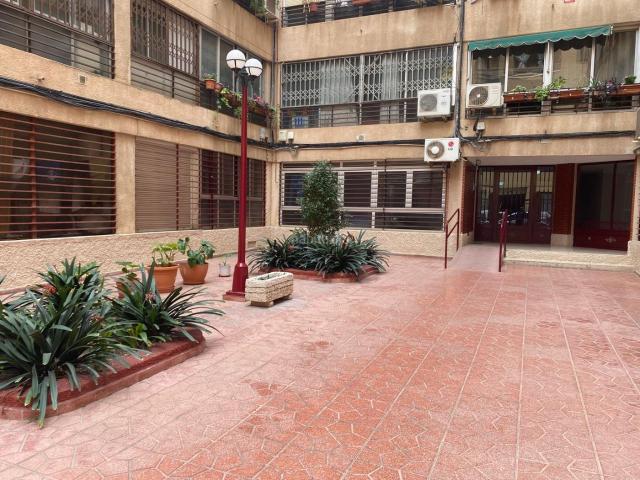 Piso en venta en Alicante, Carolinas Altas. AMPLIA Y LUMINOSA VIVIENDA A POCOS METROS DEL BOULEVARD DEL PLA !. Pisos.