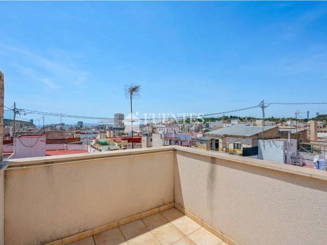 Piso en venta en Alicante, Carolinas Altas. Excelente ubicación. Pisos.