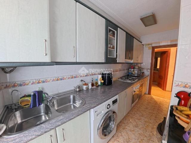 Piso en venta en Alicante, Carolinas Altas. Piso en venta en Alicante. Pisos.