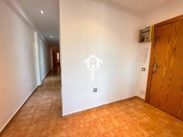 Piso en venta en Alicante, Carolinas Altas. PISO EN VENTA EN ALICANTE. 102m2, TRES HABITACIONES, 1 BAÑO COMPLETO, SEXTA PLANTA CON ASCENSOR. Pisos.