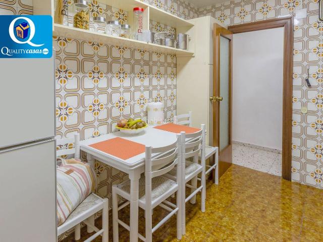 Piso en venta en Alicante, Carolinas Altas. Piso en venta en Carolinas pla, 4 dormitorios. Pisos.