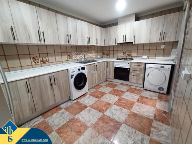 Piso en venta en Alicante, Ciudad de Asís. Apartamento para reformar en Alicante, provincia de Alicante. 3 habitaciones 85 m² 2 kilómetros del mar. Pisos.
