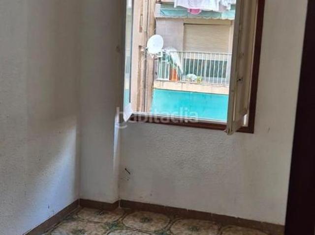 Piso en venta en Alicante, Colonia Requena. Piso de tres habitaciones en venta en Alicante. Pisos.