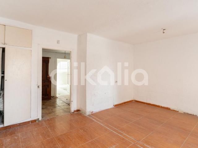 Piso en venta en Alicante, Colonia Requena. Pisos.