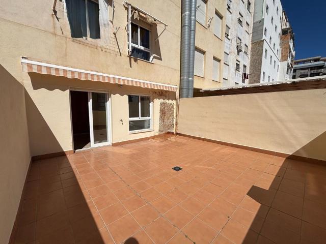 Piso en venta en Alicante, Ensanche Diputación. AMPLIA VIENDA EN AVENIDA DE LA ESTACION CONCRETA UNA VISITA Y HAZ TU OFERTA. Pisos.
