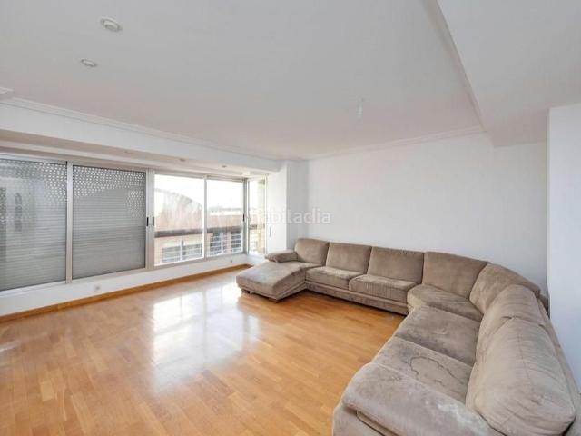 Piso en venta en Alicante, Ensanche Diputación. Espacio, luz y ubicación en pleno centro de Alicante. Pisos.