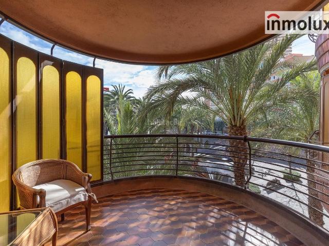 Piso en venta en Alicante, Ensanche Diputación. EXCLUSIVA VIVIENDA DE TRES DORMITORIOS EN PLAZA DE LOS LUCEROS. Pisos.
